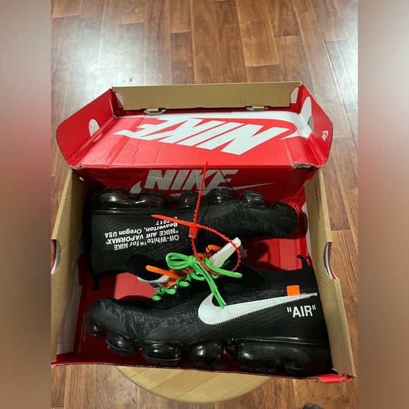 Off-White x VaporMax ‘The Ten’ - Picture 3 of 6